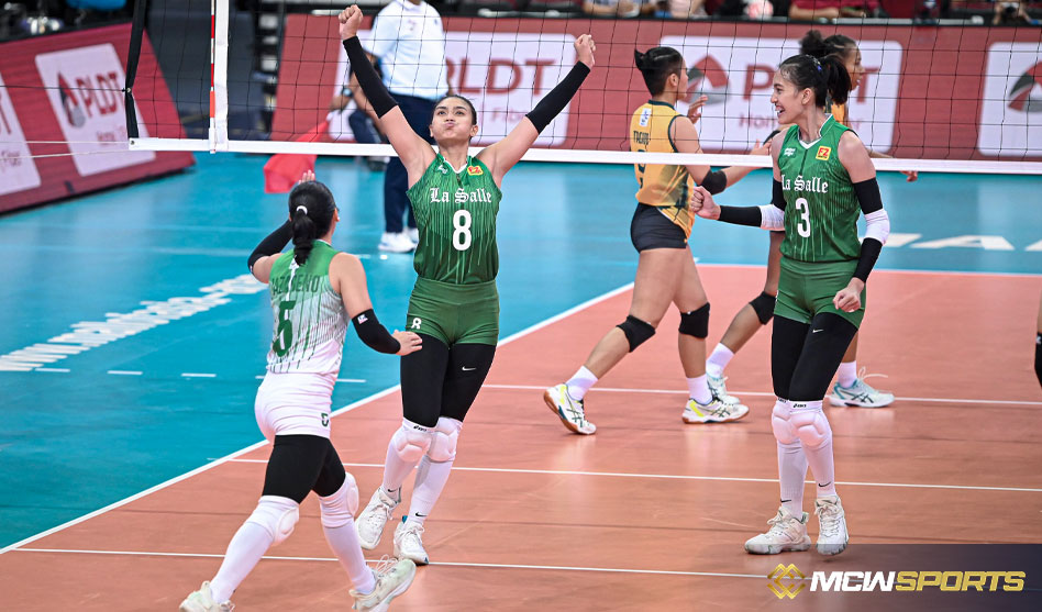 La Salle Lady Spikers extend their unbeaten streak to nine games, and the UST Tigresses get back on track against the helpless UE