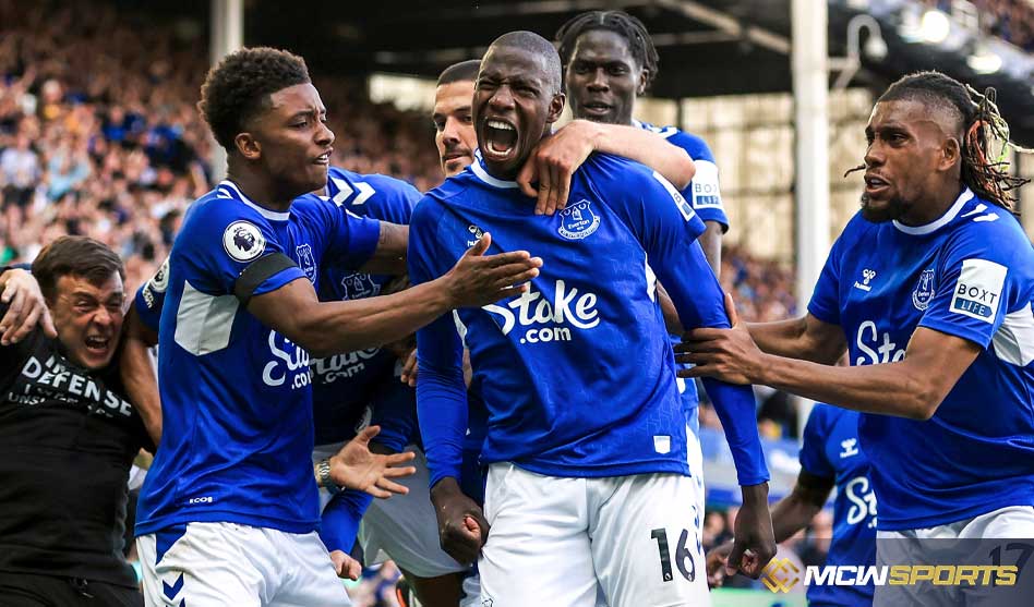 Everton is saved by Doucoure, Leicester is relegated by 51 goals, and Allardyce makes a tactical error