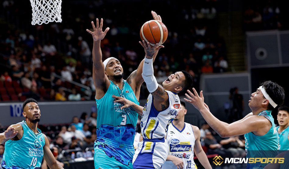 In the first PBA semi-final following Clark's collapse, Phoenix hopes to defeat Magnolia