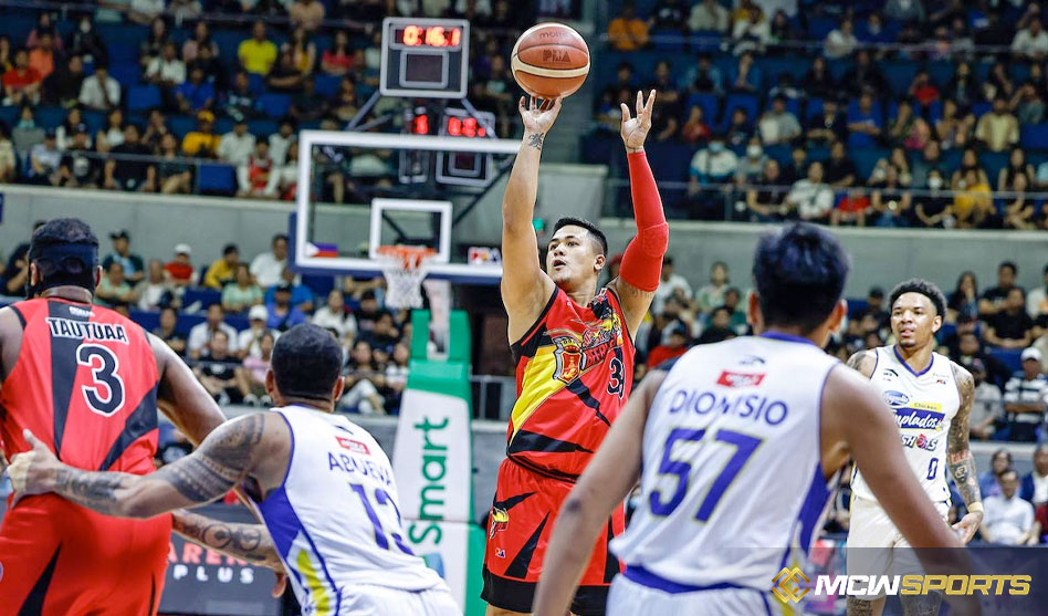 PBA: Jericho Cruz lights up Magnolia as San Miguel gets closer to the Comm's Cup