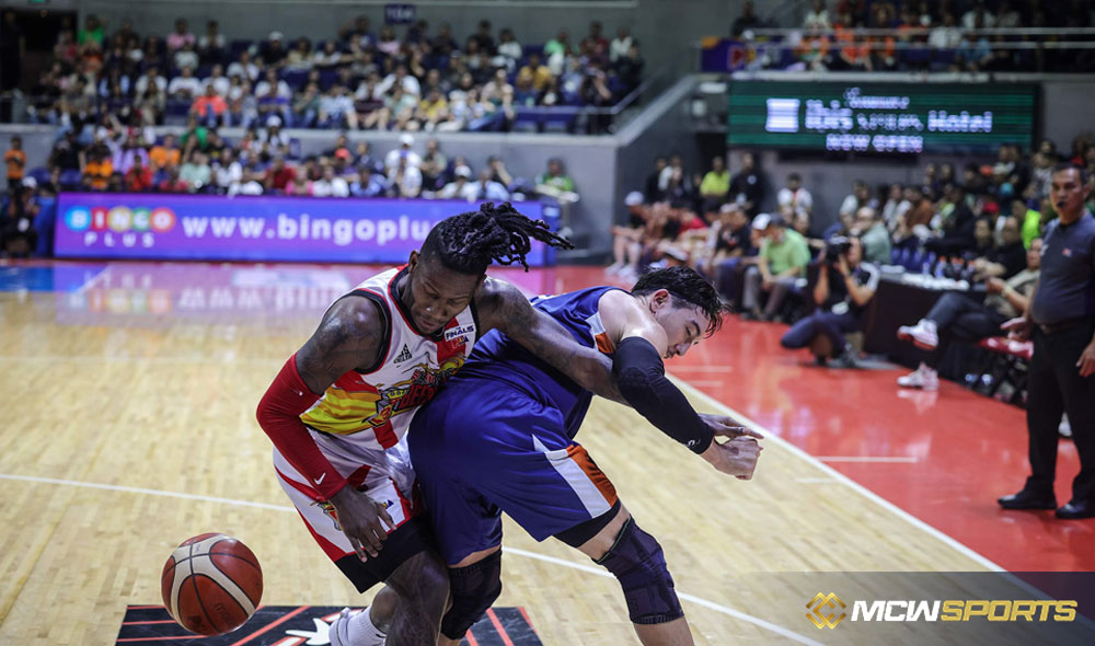 PBA: Meralco Bolts defeat title favorites 2-1; After assisting with JMF's control, Almazan adds a double-double just to be safe