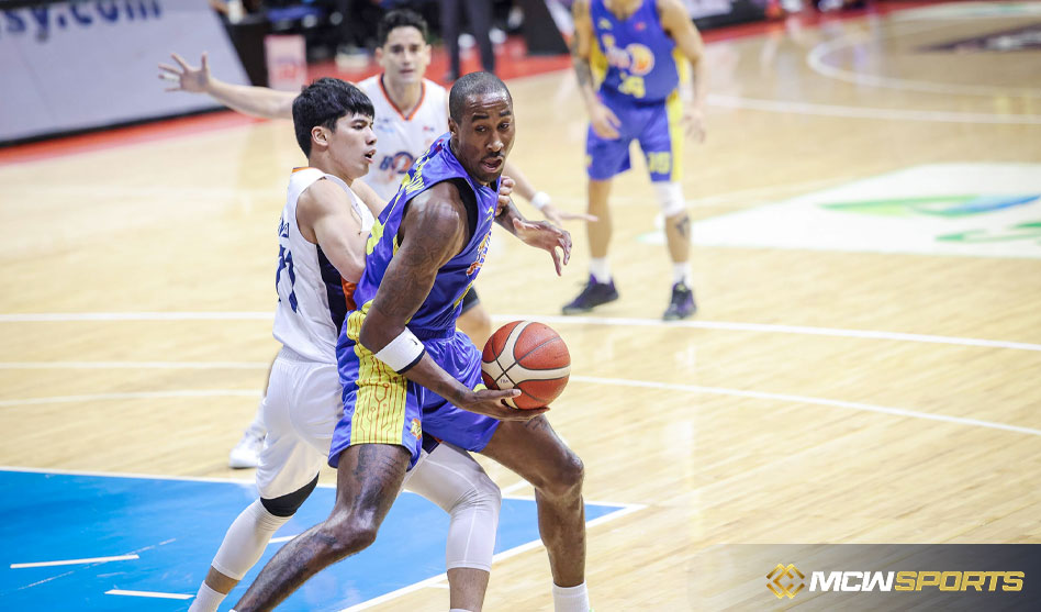 Tropang Giga defeats Bolts to lead Group A