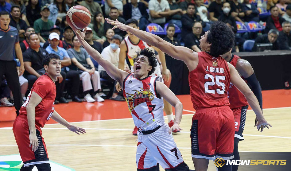 San Miguel defeats Ginebra thanks to Terrence Romeo's overtime heroics, tying the PBA semi final series