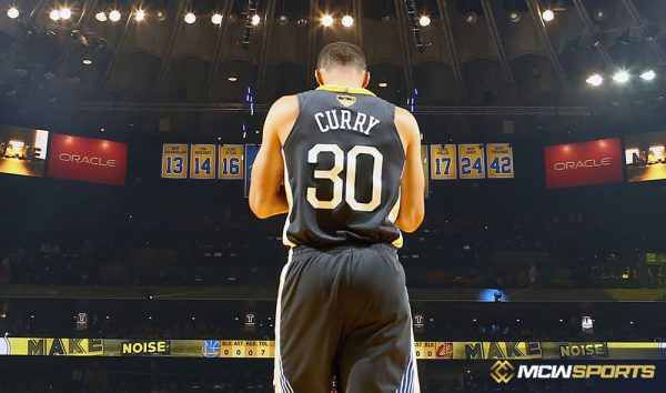 Due to a pelvic injury, Stephen Curry misses his second consecutive game