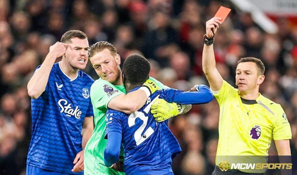 Everton, with a Ten-Man squad, pulled off a surprising victory over Manchester United at Old Trafford in the Wake of the Bizarre Red Card